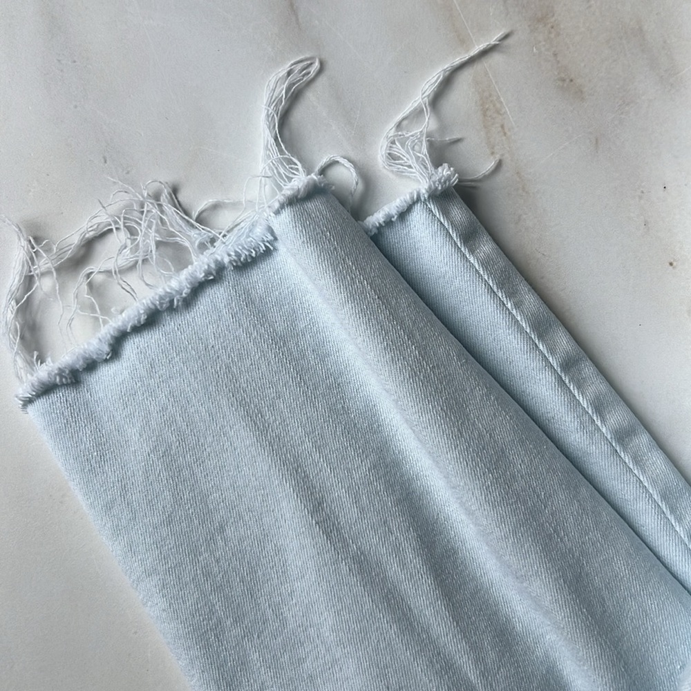 L'agence Margot High Rise Skinny Raw Hem Jeans in Blue Pastel! - Picture 7 of 9